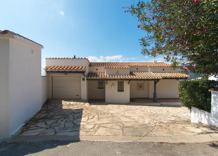 Welcs Villa 280 Emp Con Piscina, Vistas Al Mar Y Parking