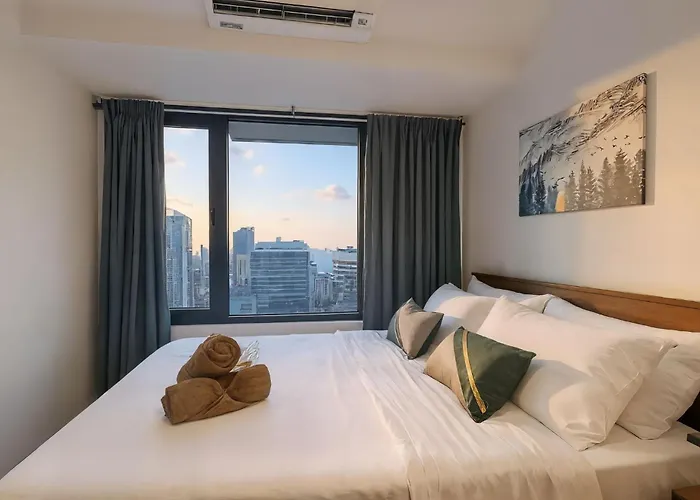 Makati 1Br With Skyline View At Air Residences