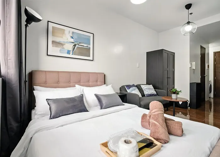Makati Penthouse Studio With City Views