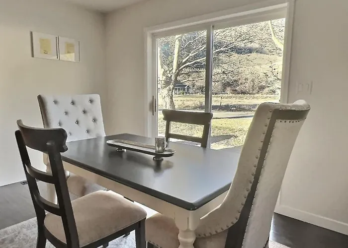 Taurean Vines Guest House