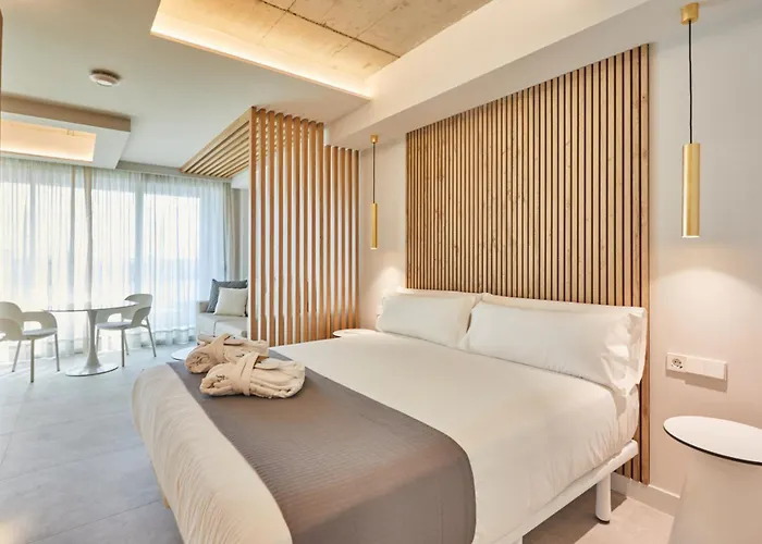 Silken Atlantis Suites - Holiday Homes