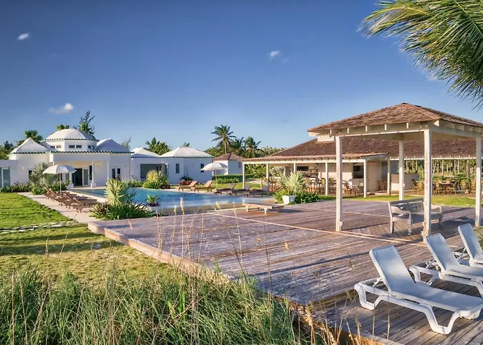 Silver Palms - Brand New Designer Home On Banks Road Home