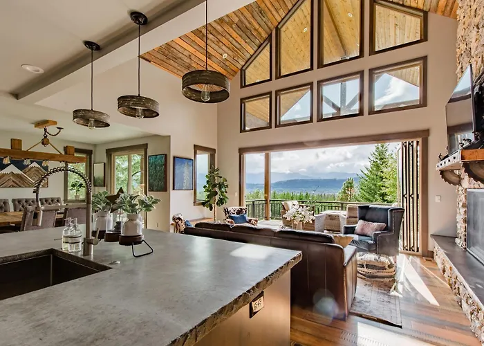 Dreamy Views, Pool Access, Game Room, Fire Pit