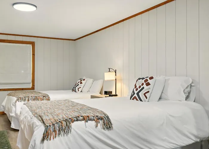 Hillside Hotel