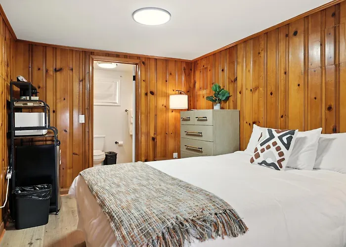 Hillside Hotel