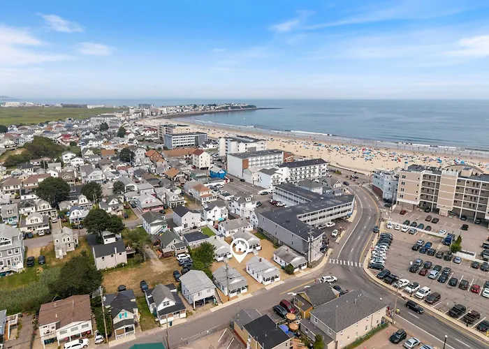 The Sand Bar - Heart Of Hampton Beach