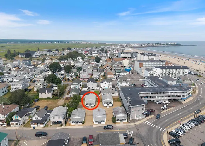 The Sand Bar - Heart Of Hampton Beach