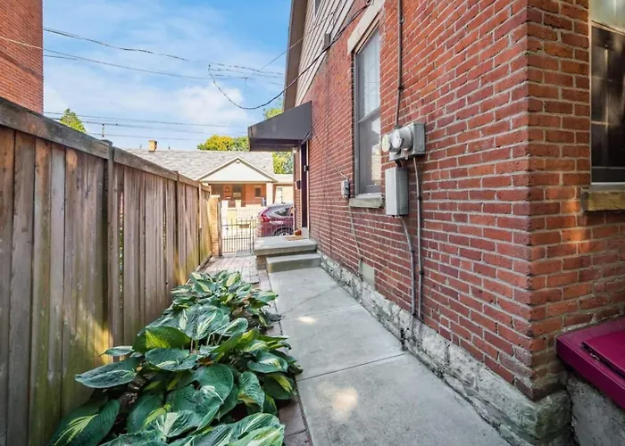 Pet-Friendly German Village Haus Wifi Walkable