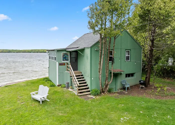 Sunset Shores - Waters Edge Cottage #2 By Simple Life Rentals