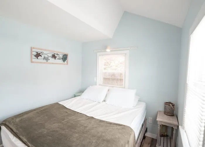 Cozy Cottage 100 Yds To The Beach! 93