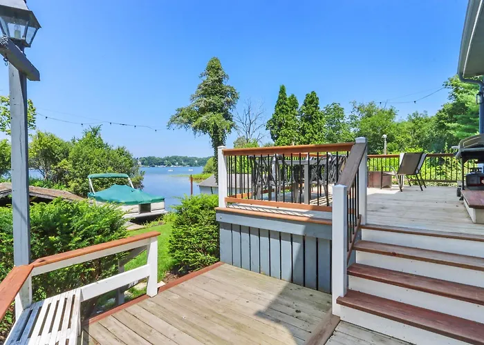 Canoes & Dock: Waterfront Retreat On Lake Beulah!