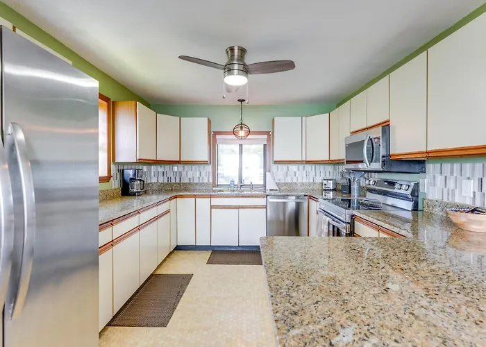 Dora Canal Views & Shared Dock: Apt In Tavares!
