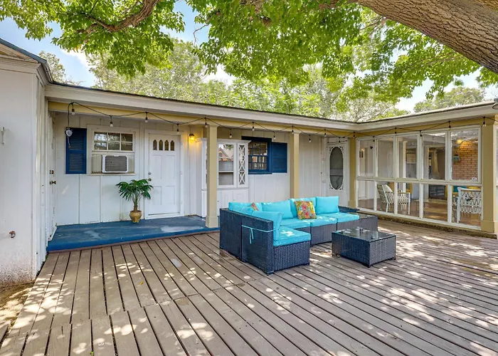 Half-Mi To Campus! Lubbock Home W/ Fenced Yard