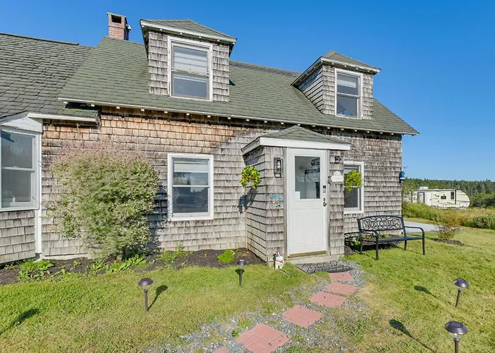 Prime Coastal Location! Large Family Villa