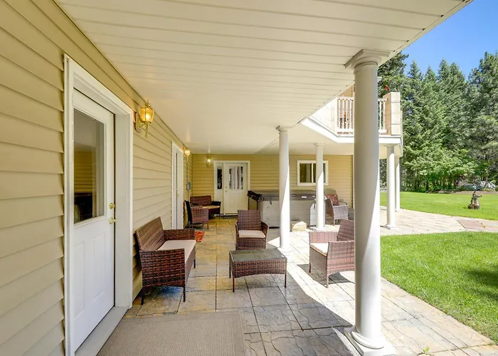 Crystal Lake Retreat Apt: Walk To Happy'S Inn!