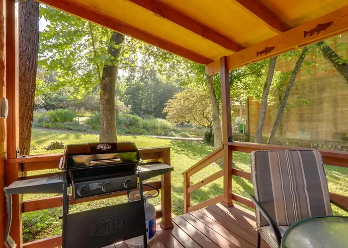 Walk To White River: Cozy Studio, Driftys Hideaway