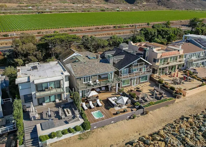 Seacliff Beach Retreat - Amazing Beachfront For Family Of 6