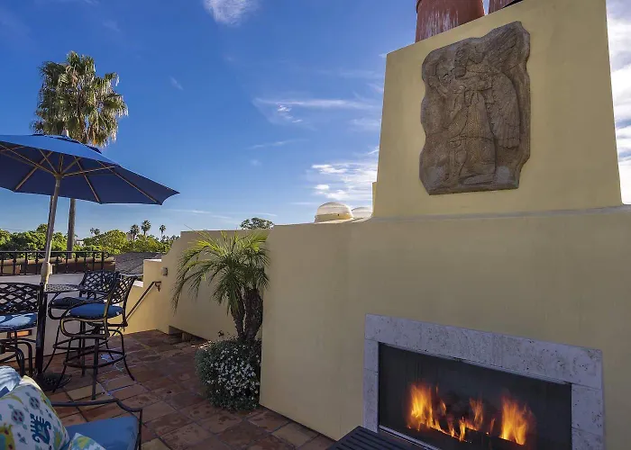 Luxurious Mykonos In Santa Barbara With Outdoor Deck Short Bike Ride To Beach