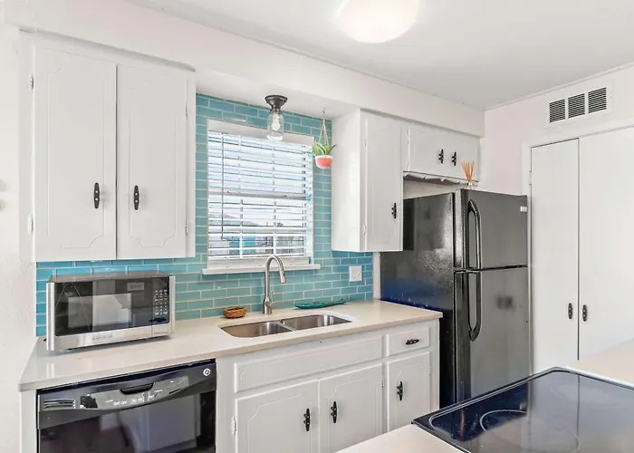Tranquil Turquoise - Pet Friendly