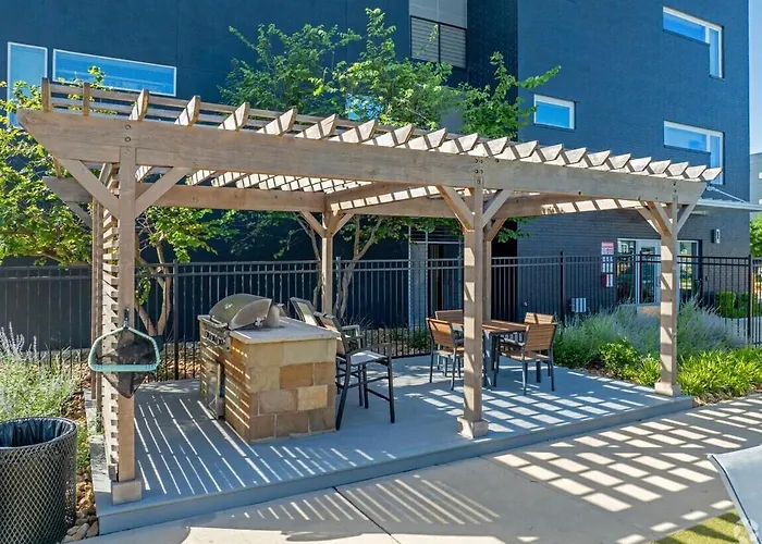 Cozy 1B1B With Pool, Parking, Wifi, Gym 30Mnts From Austin