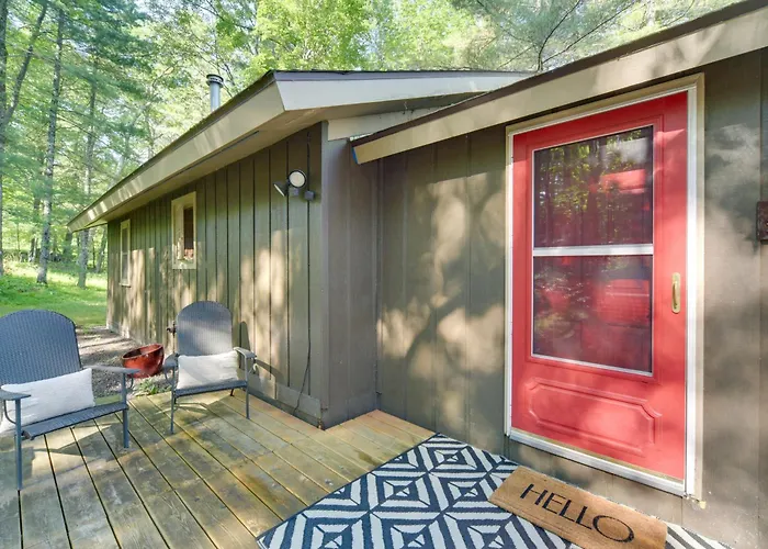 Charming Cabin On Grindstone Lake