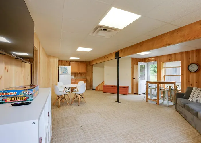 4 Mi To Beach & Lake: Spacious Home In Chestertown