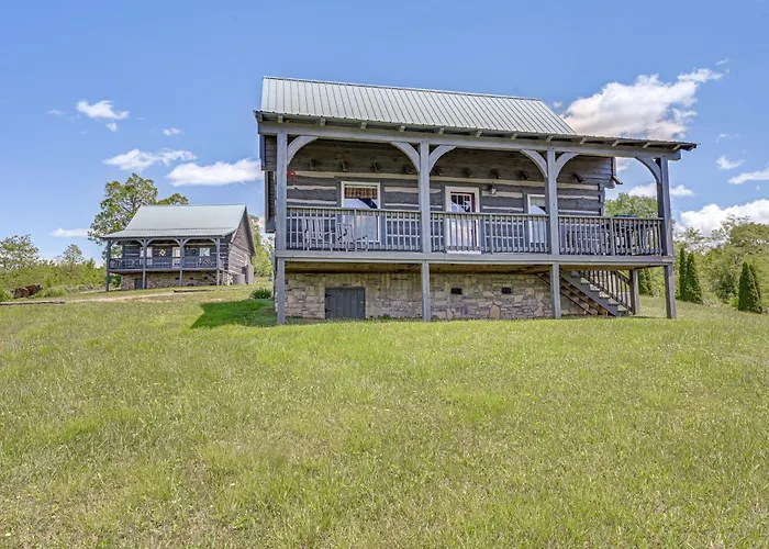 2 Mi To Mabry Mill: Mtn-View Cabin W/ Porch!