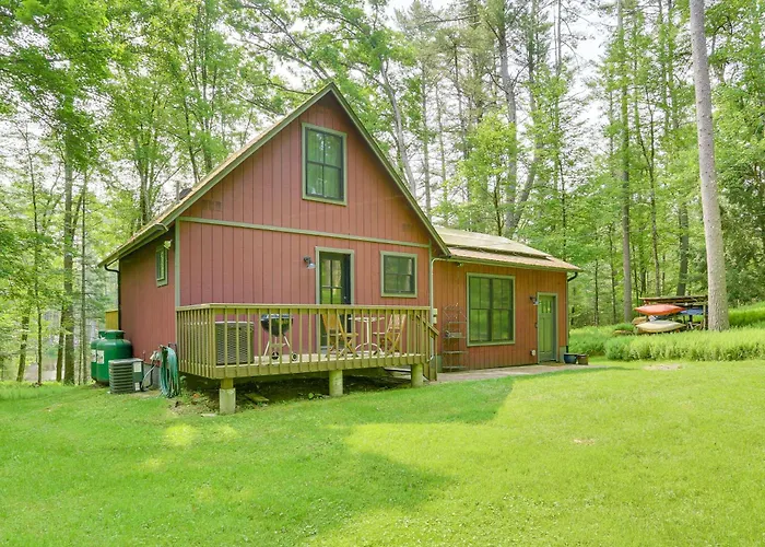 Lake Front Cottage With Loft In Narrowsburg!
