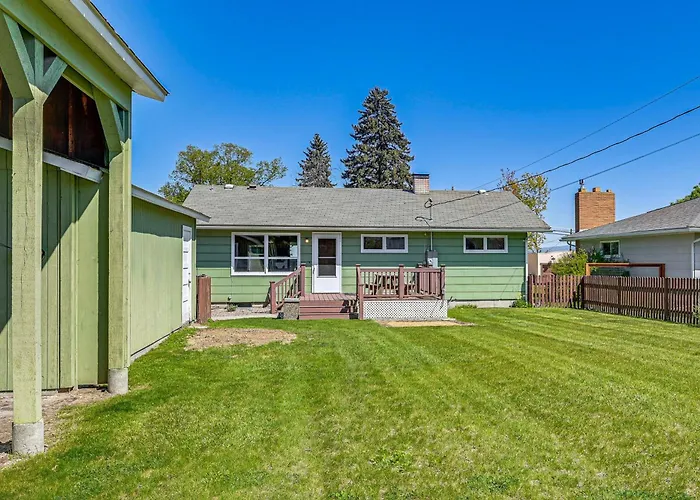 Walk To Flathead Lake: Airy Home W/ Mtn Views!