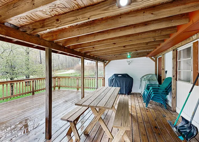 Cozy Dennis Retreat