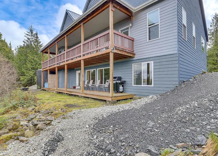 Fish & Hike: Apartment W/ Pool Table In Ketchikan!