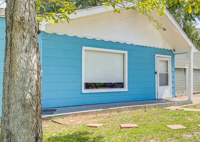 Peaceful & Pet Friendly: Port Arthur Apt W/ Yard