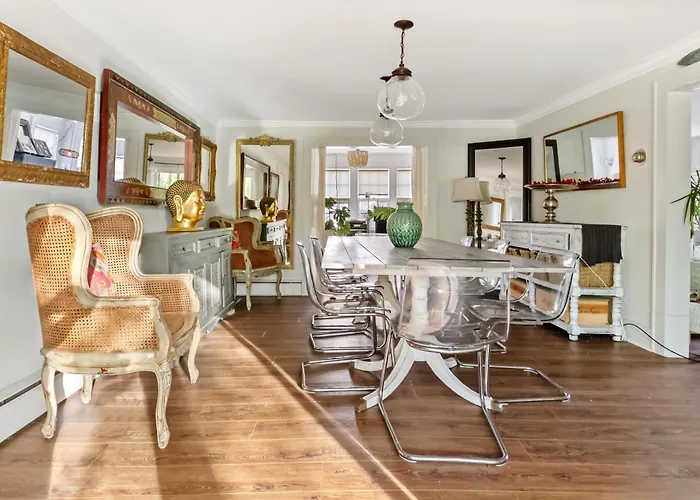 Historic Downtown Berlin Home Dog Friendly Home