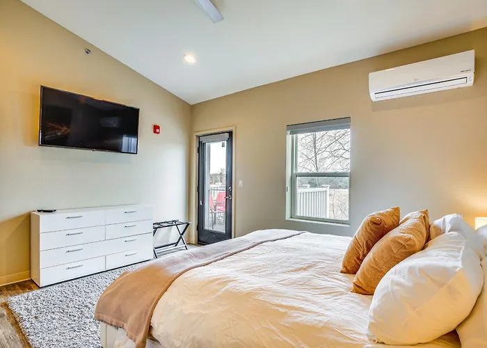 Home Near Road America & Elkhart Lake