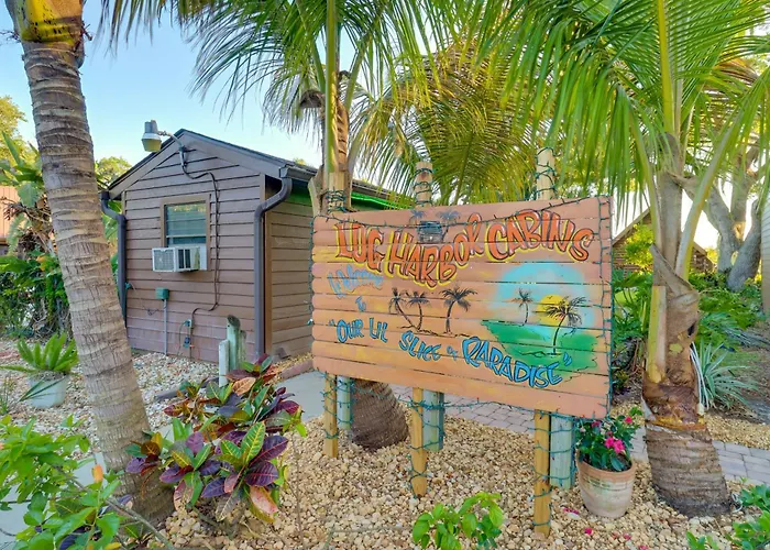 Fish On-Site: Okeechobee Cabin W/ Pool Access
