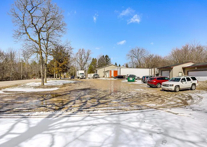 2 Mi To Road America: Pet-Friendly Duplex!