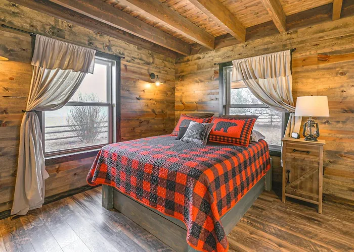 Hike, Hunt & Unwind: Mtn-View Cabin In Del Norte!