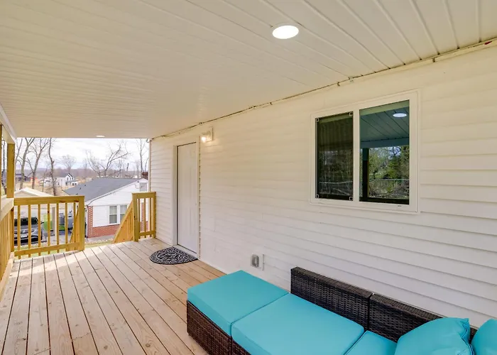 1 Mi To Dtwn Lynchburg: Charming Family Home!