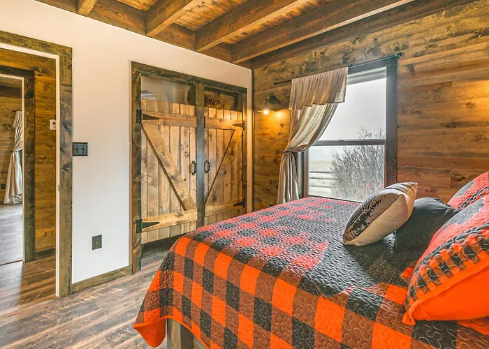 Hike, Hunt & Unwind: Mtn-View Cabin In Del Norte!