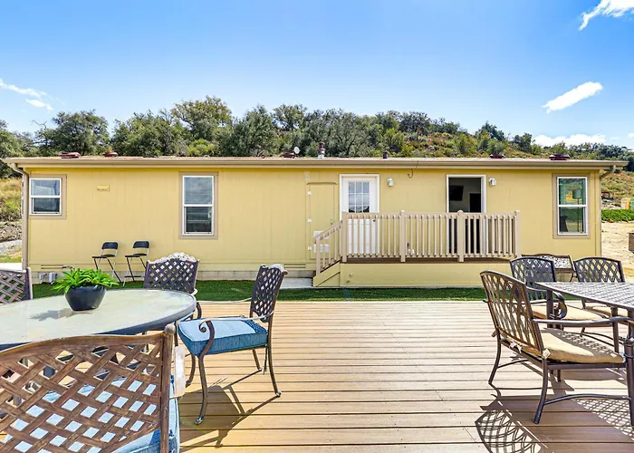 Near Ramona Wineries: Mtn-View Haven W/ Large Yard