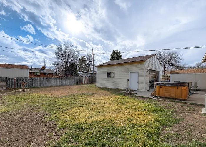 Bring A Pet: West Valley City House W/ Grill