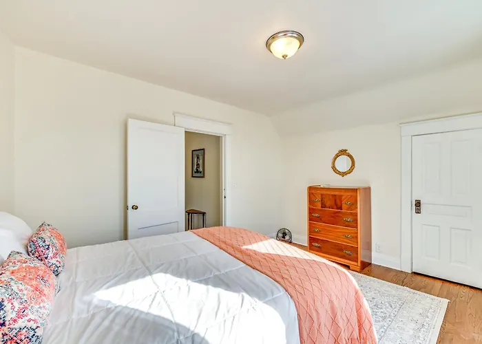 Bright Home Near Pine Lake W/ Deck & Yard