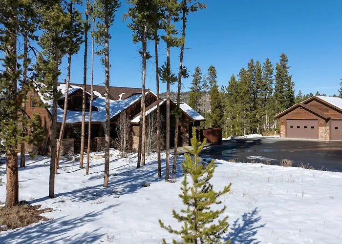 Wagon Ranch Ultimate Retreat With Hot Tub