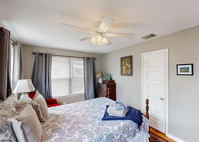 Play Room, Patio & Fire Pit! Cozy Kerrville Home