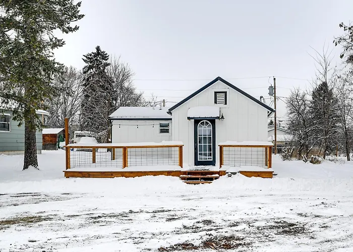 1 Mi To Main Street Polson: Updated Home W/ Deck!