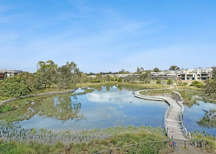 Cozy & Convenient Bundoora Apt Withparking