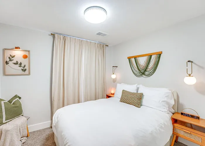 Serene & Updated Escape: 1 Mi To Heritage Landing