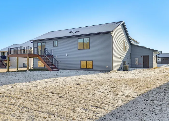 Deck W/ Forest Views: Modern Home In Rochester!