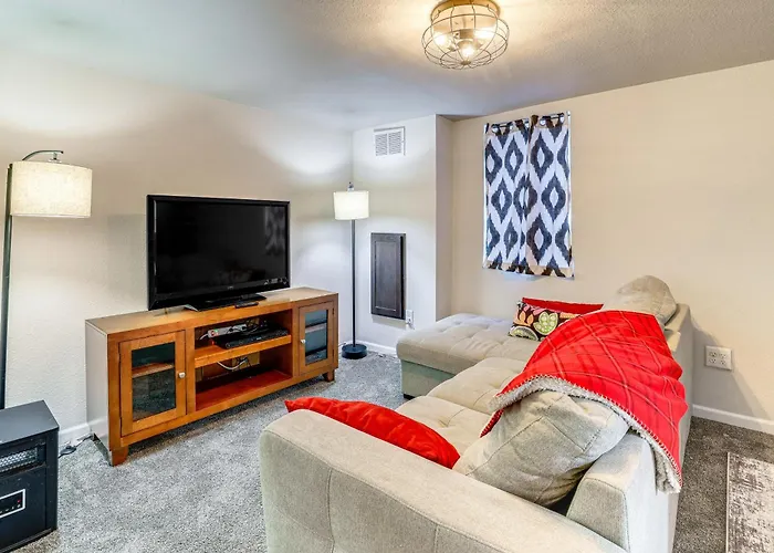 1 Mi To Dtwn Casper: Homey Getaway W/ Yard!