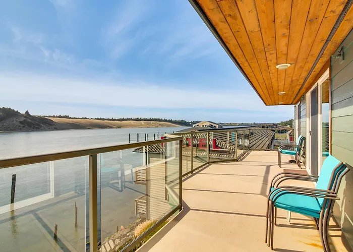 Riverfront Apt In Old Town Florence!